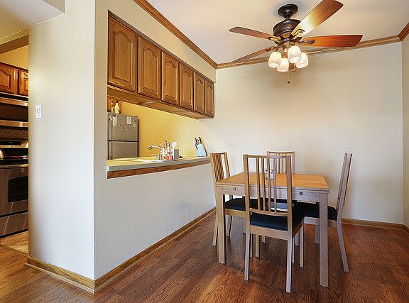 4th image of 5233 James Ln APT 1323