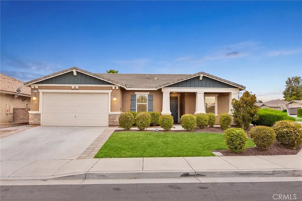 5 bed, 2.5 bath, 2189 sqft, $3,500 — Photo 4