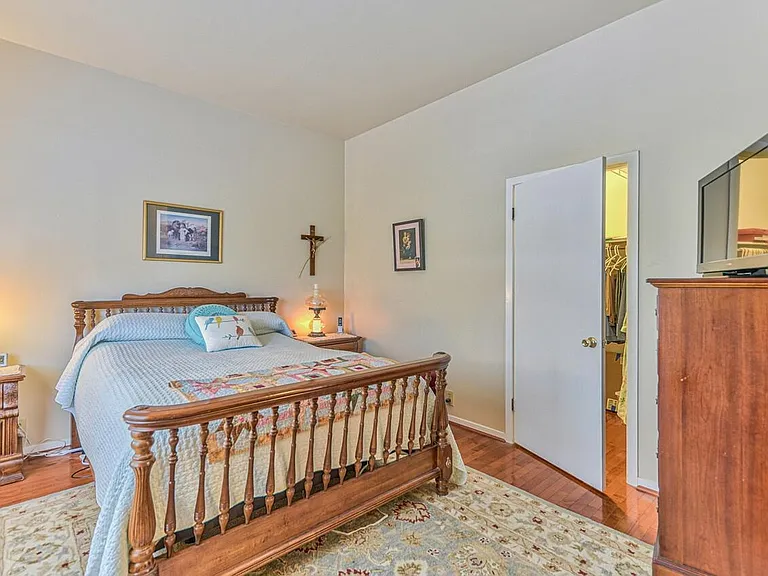 1074 Lorenzo Ct — Photo 5