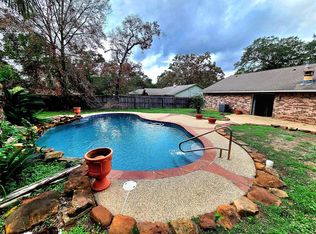 178 Greenleaf Ln, Conroe, TX 77304