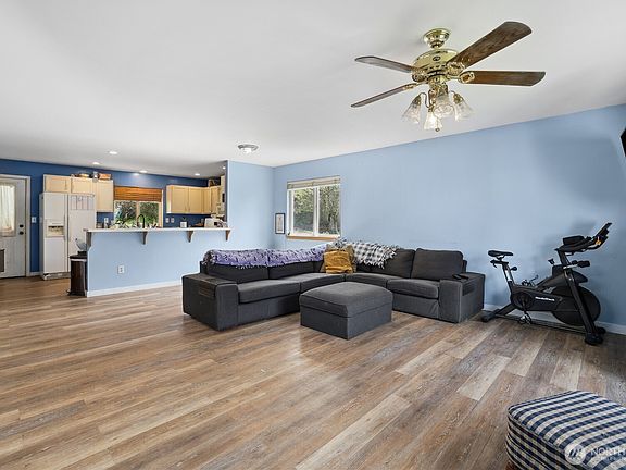 4th image of 101 Eagle Glen Court