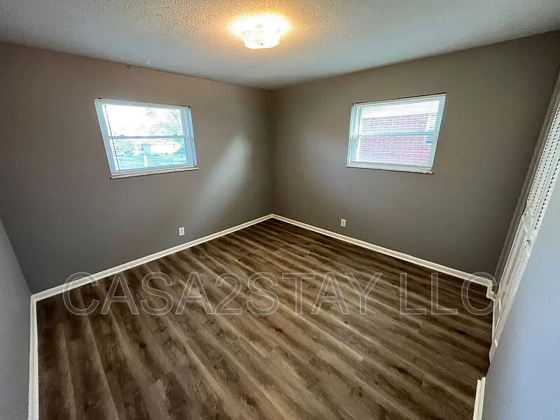 2 bed, 1.0 bath, $795 — Photo 4