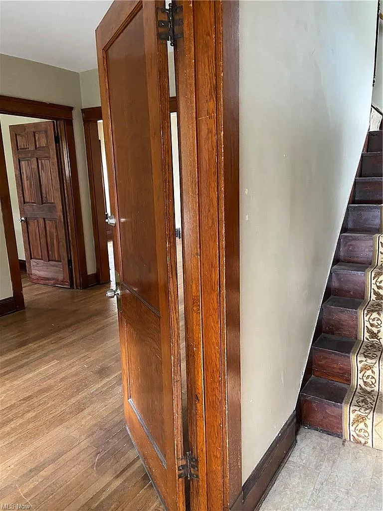 2 bed, 909 sqft, $1,100 — Photo 2