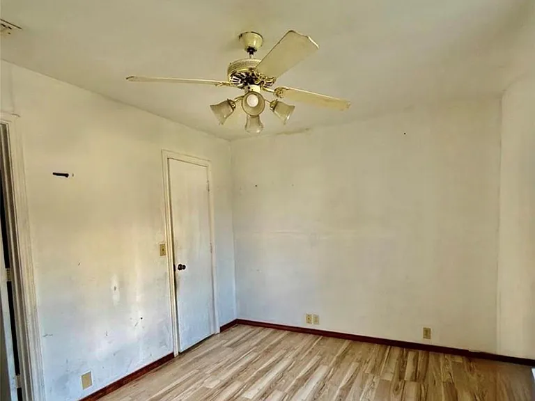 1919 Gregg St — Photo 10