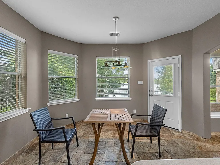 2519 Fair Oak St — Photo 11