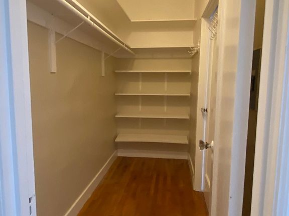 2nd image of 2339 California St #5