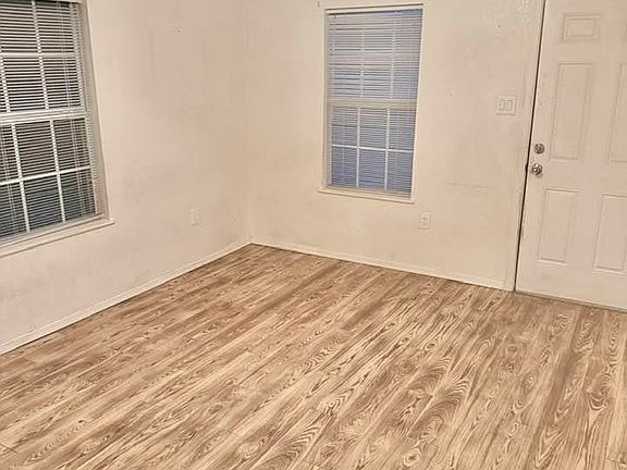 4th image of 306 N Mesa St