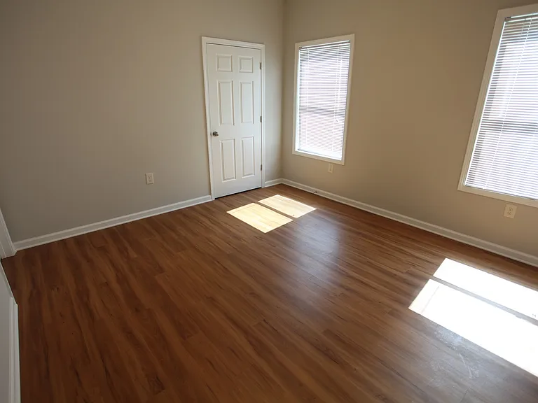 339 N College St #4 — Photo 10