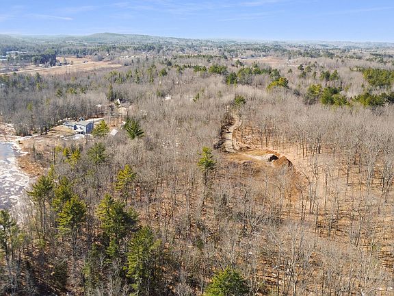 4th image of 135 Sleeper Road