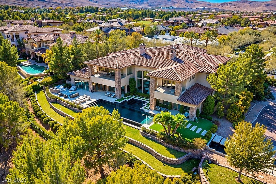 16 Vintage Valley Dr
