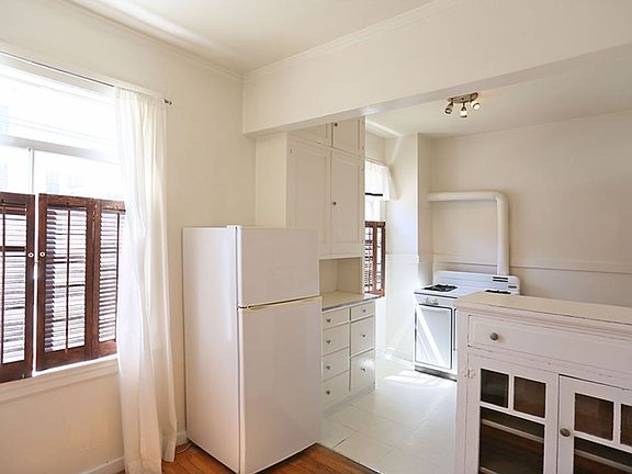 4th image of 3101 Divisadero St