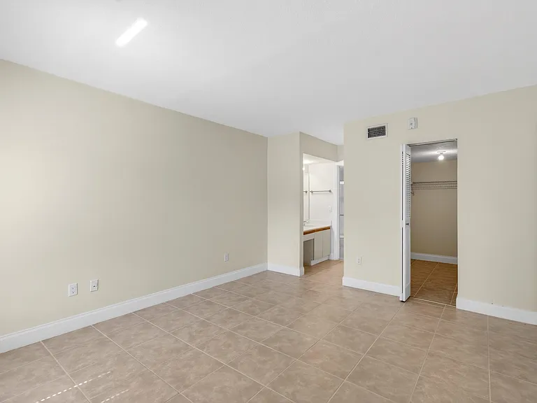 351 Club Cir #101 — Photo 36