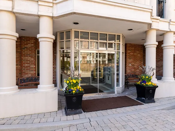 10 Old Mill Trl #Penthouse 08, Toronto, ON M8X 2Y9