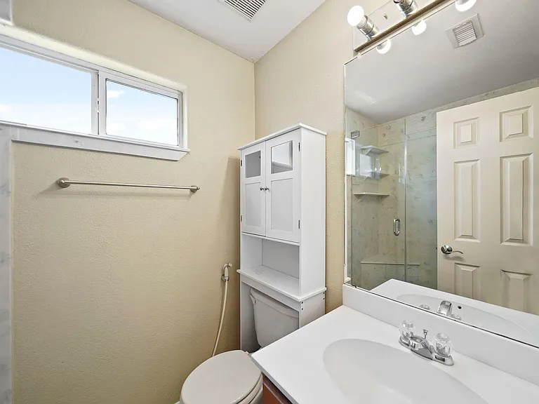 2230 Naomi St — Photo 9
