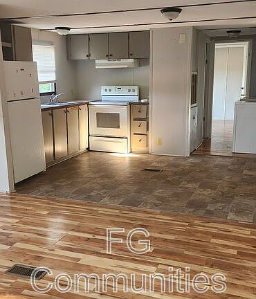 2nd image of 100 2nd Ave SE #F