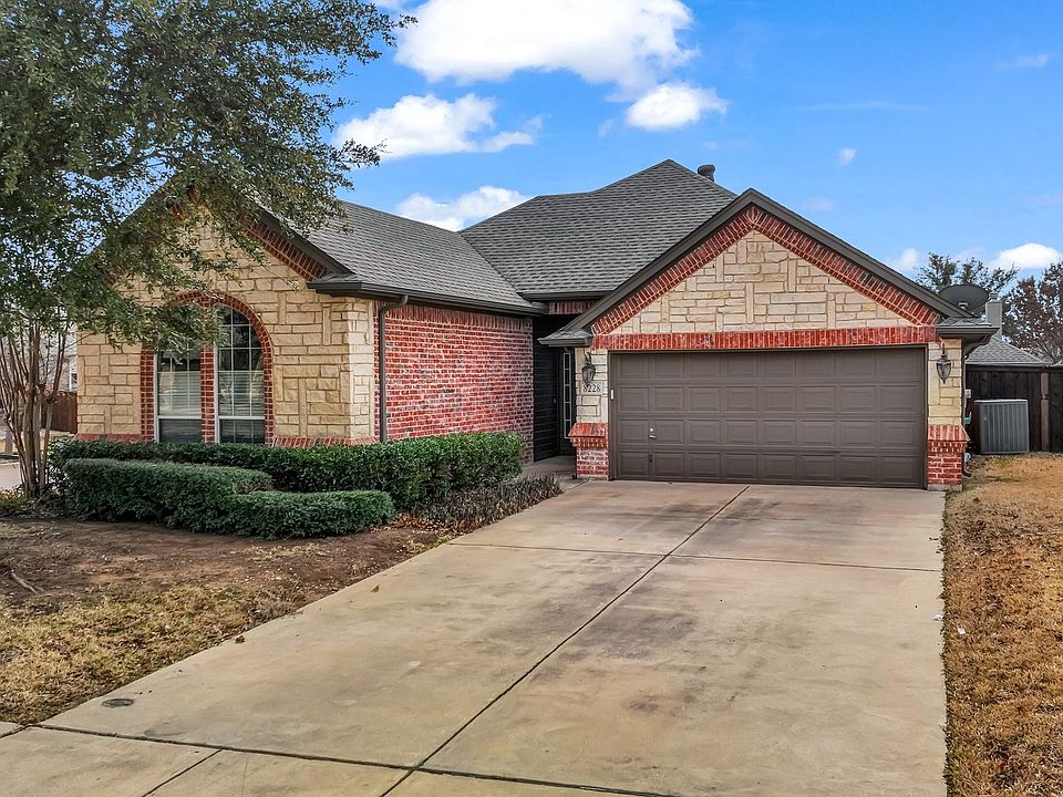 1st image of 8228 Fall Crest Dr