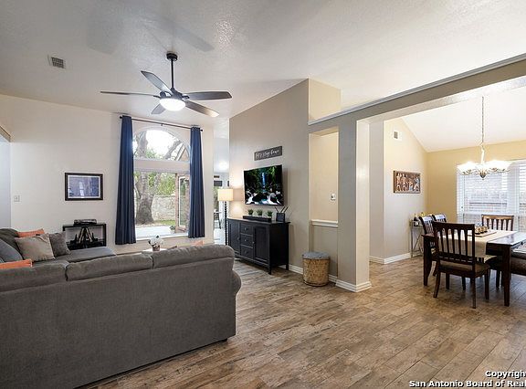 3rd image of 10542 Pembriar Cir