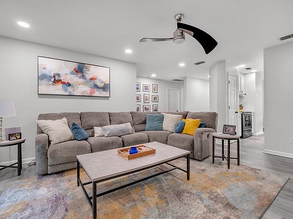 4th image of 4441 Stratfordshire Ct