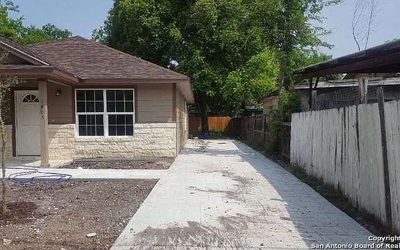 2nd image of 1405 Chalmers Ave
