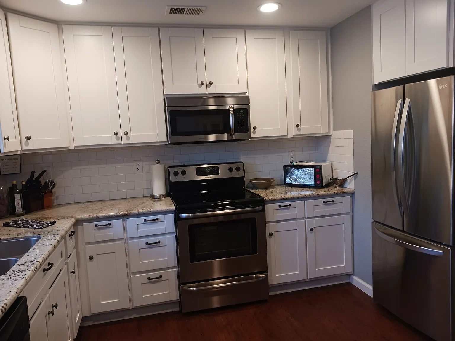 3 bed, 1038 sqft, $2,855 — Photo 3