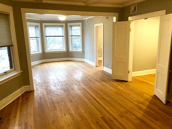 3rd image of 4527 N Rockwell St #2
