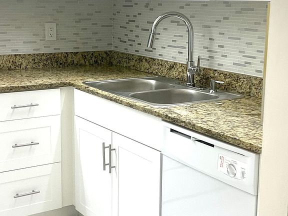 5th image of 3104 Waterview Cir