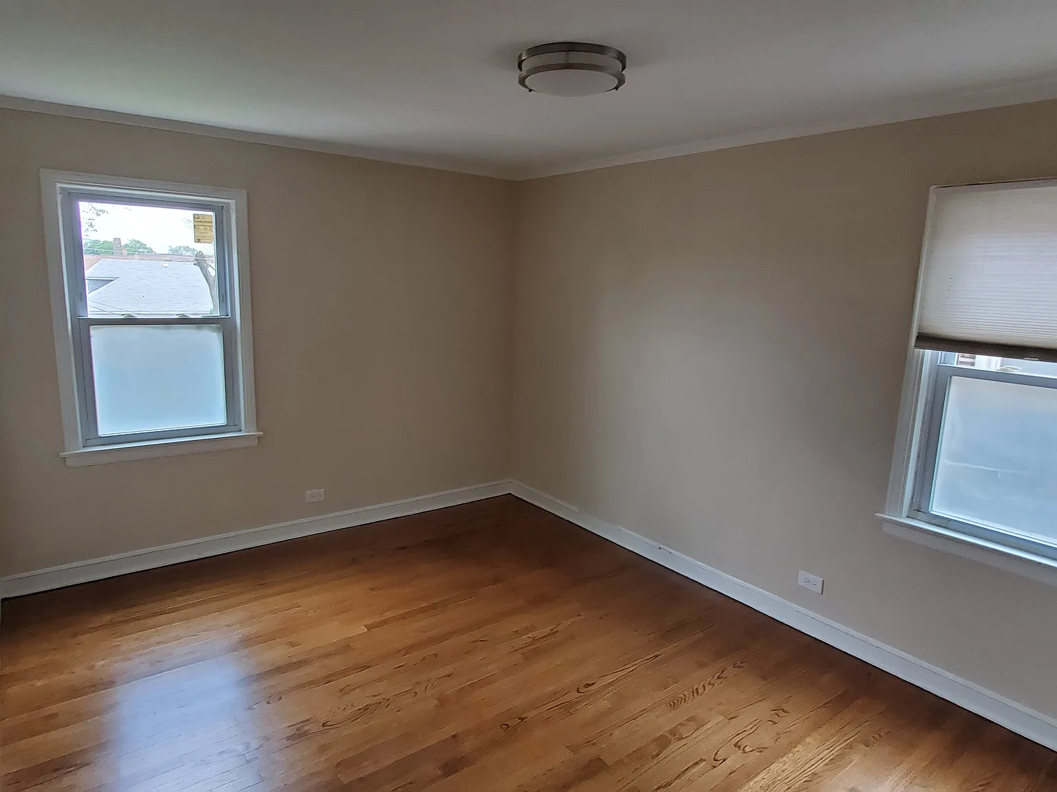 3 bed, 1300 sqft, $1,700 — Photo 4