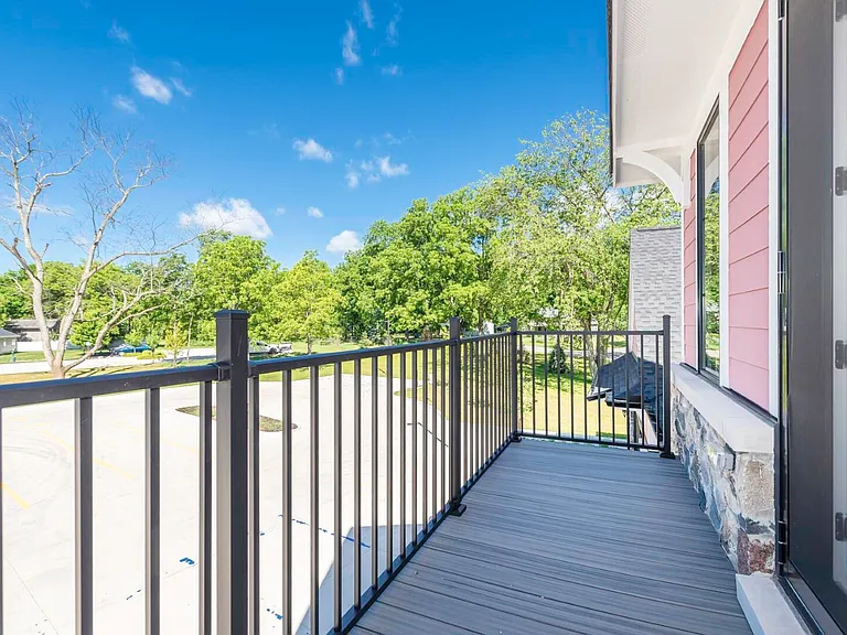 5395 Plymouth Rd — Photo 11
