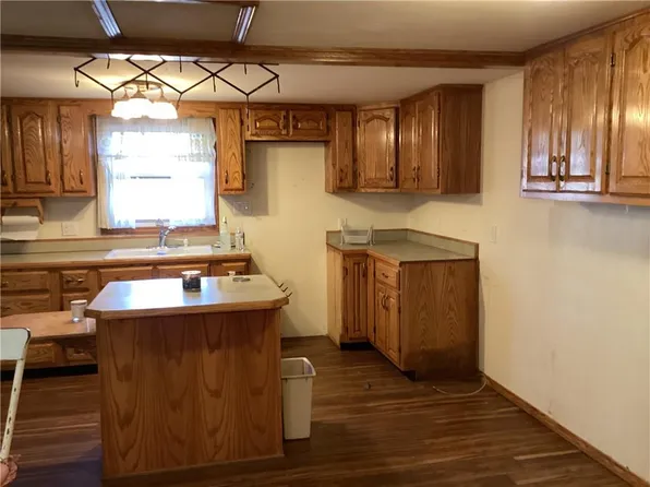 601 Sycamore St, Humboldt, KS 66748