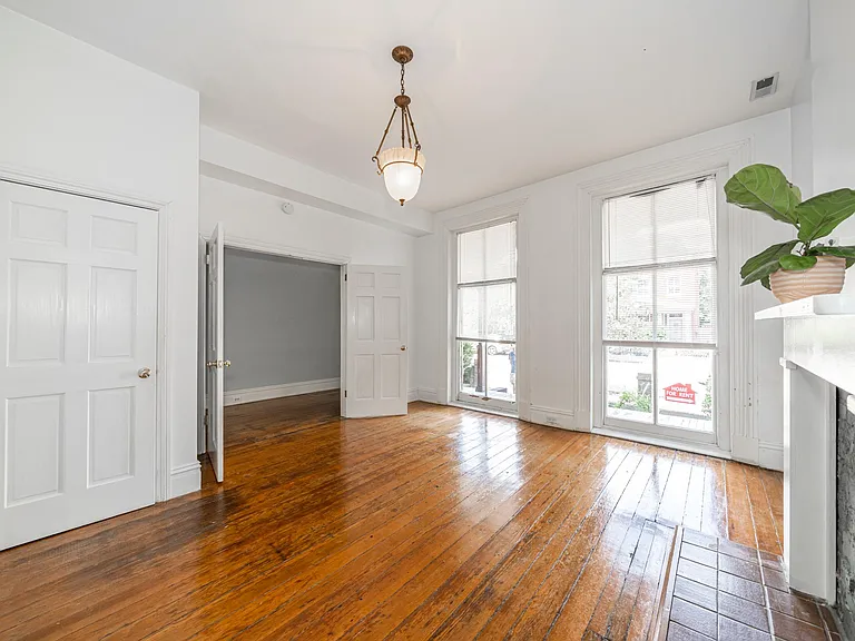 17 E Clay St — Photo 13