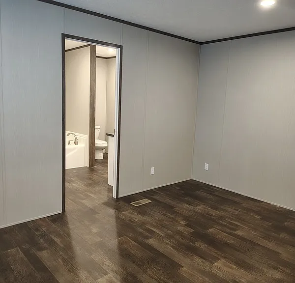 39 Poole Cir — Photo 5