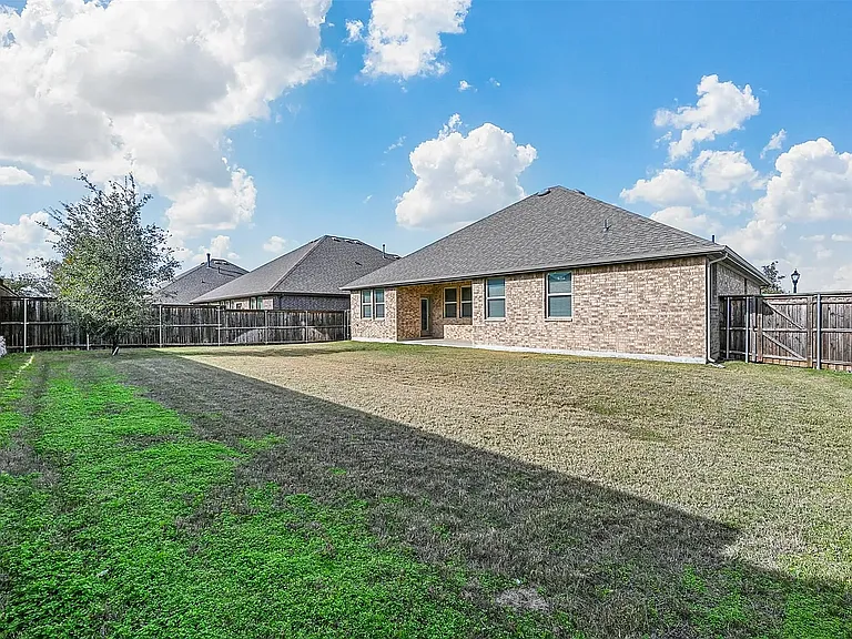 6100 Brunswick Dr — Photo 7