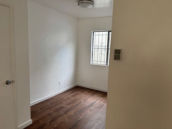 2nd image of 721 W 54th St