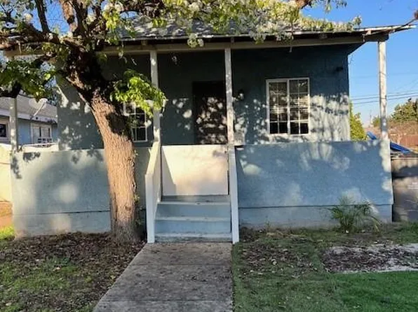 325 N 7th St, Fowler, CA 93625