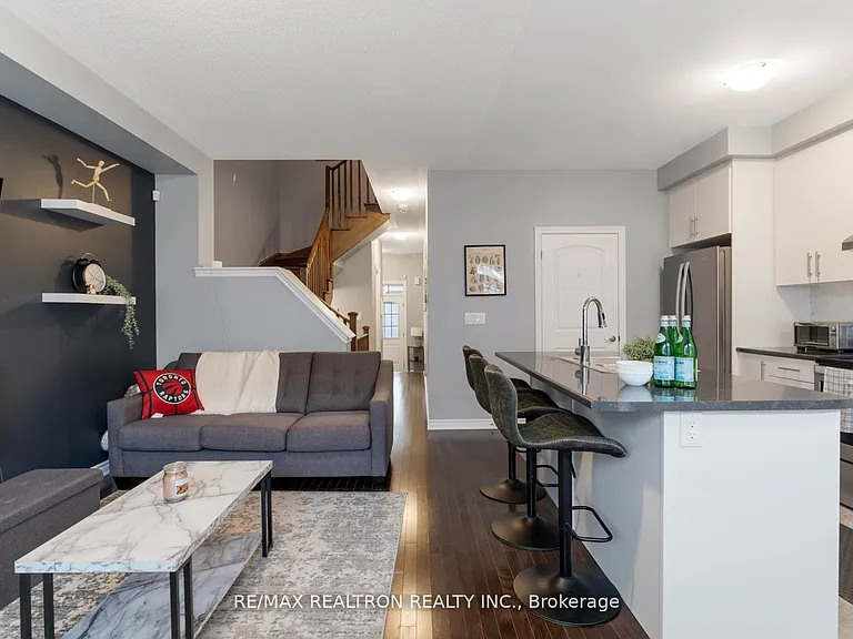 19 Sutcliffe Dr — Photo 6