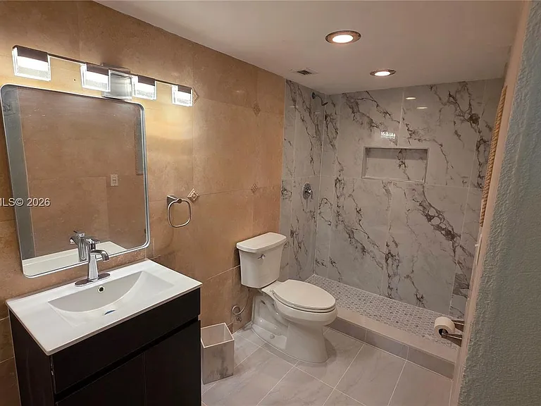 1301 NE Miami Gardens Dr #1113W — Photo 5