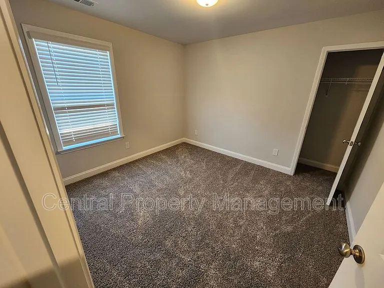 512 Dottie Ct — Photo 23