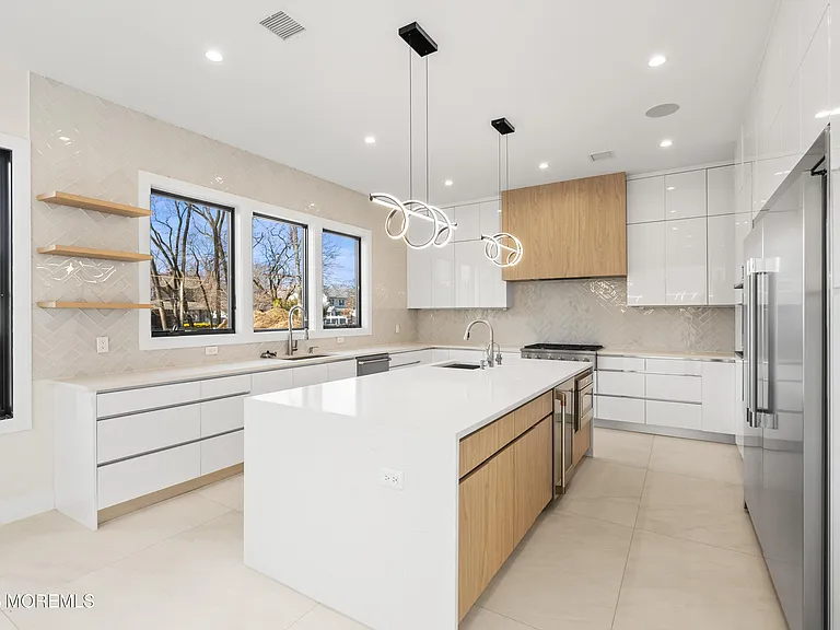 150 Ampere Ave — Photo 19