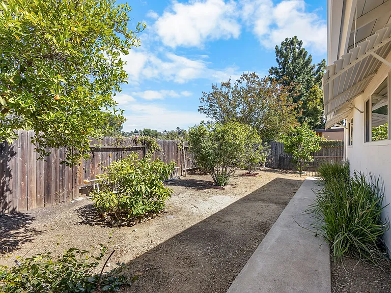 5892 Oak Meadow Dr — Photo 54
