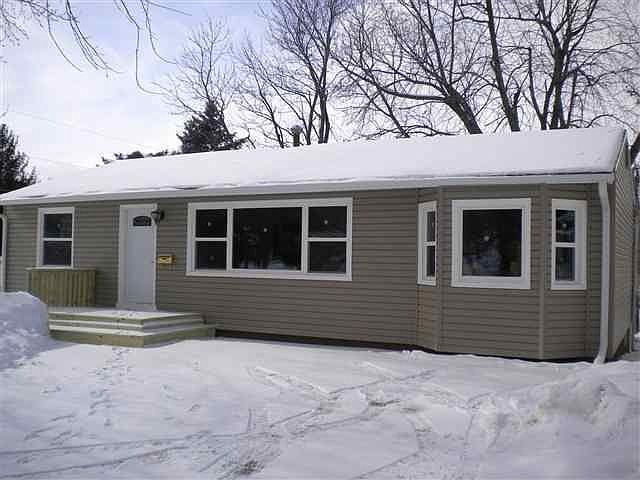 1st image of 4898 Robin Hill Dr
