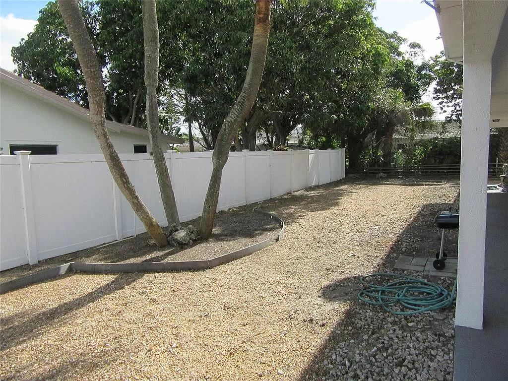 2 bed, 2.0 bath, 1250 sqft, $2,250 — Photo 2