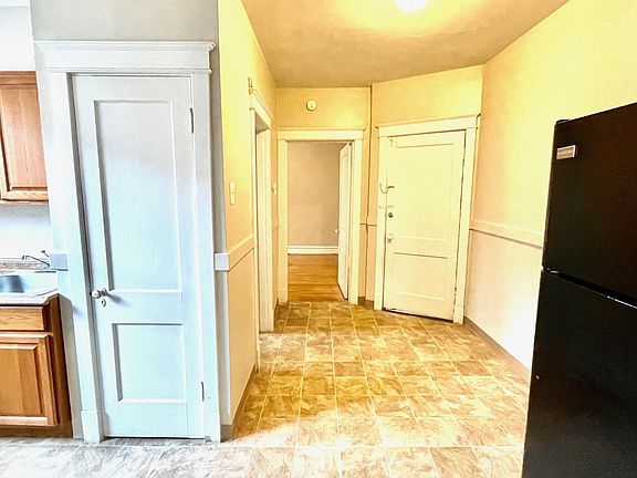 4th image of 1203 Wilmington Ave #2F