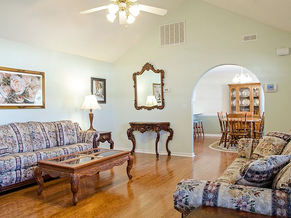 3rd image of 744 Morningside Dr
