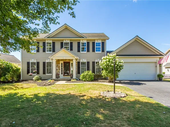 29 Ketchum St, Victor, NY 14564