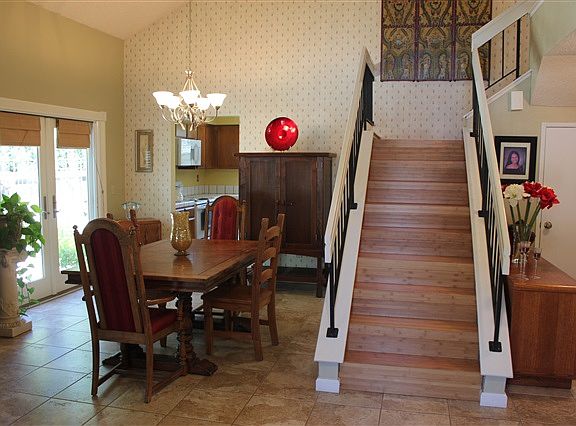 3rd image of 701 Owl Ct