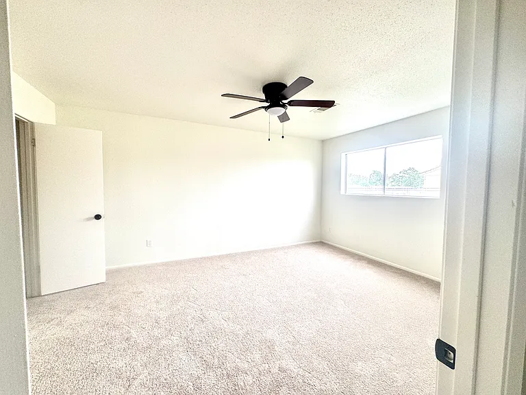 1118 Sunmeadow Dr — Photo 7