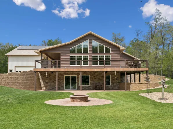 2179 267th St, Delhi, IA 52223