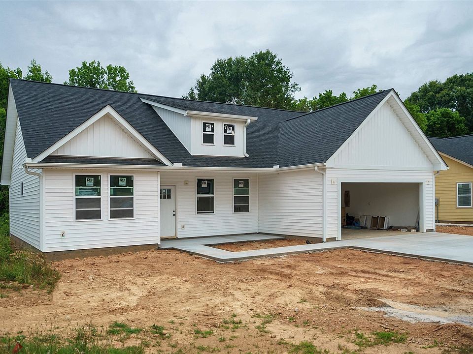 1st image of 256 Queensbury Way