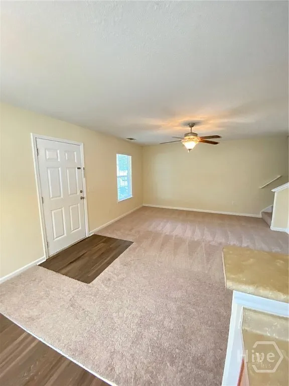 3 bed, 2.0 bath, 1188 sqft, $1,900 — Photo 2