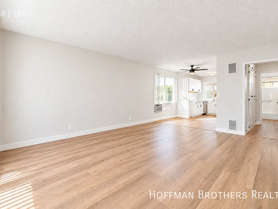 3907 Roxanne Ave #4